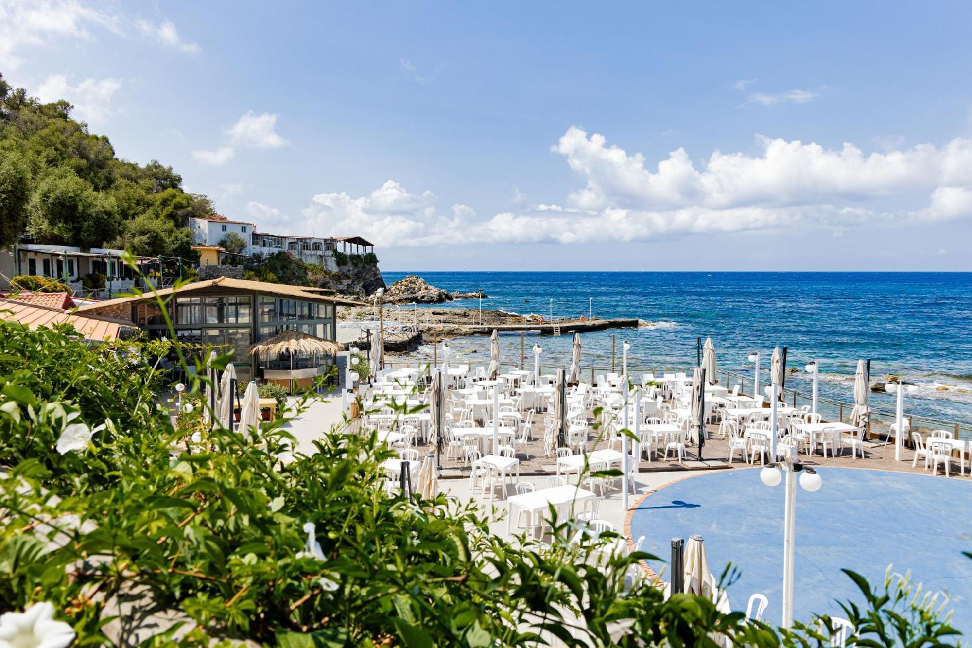 Riva Smeralda Camping Lodge Milazzo Kültér fotó