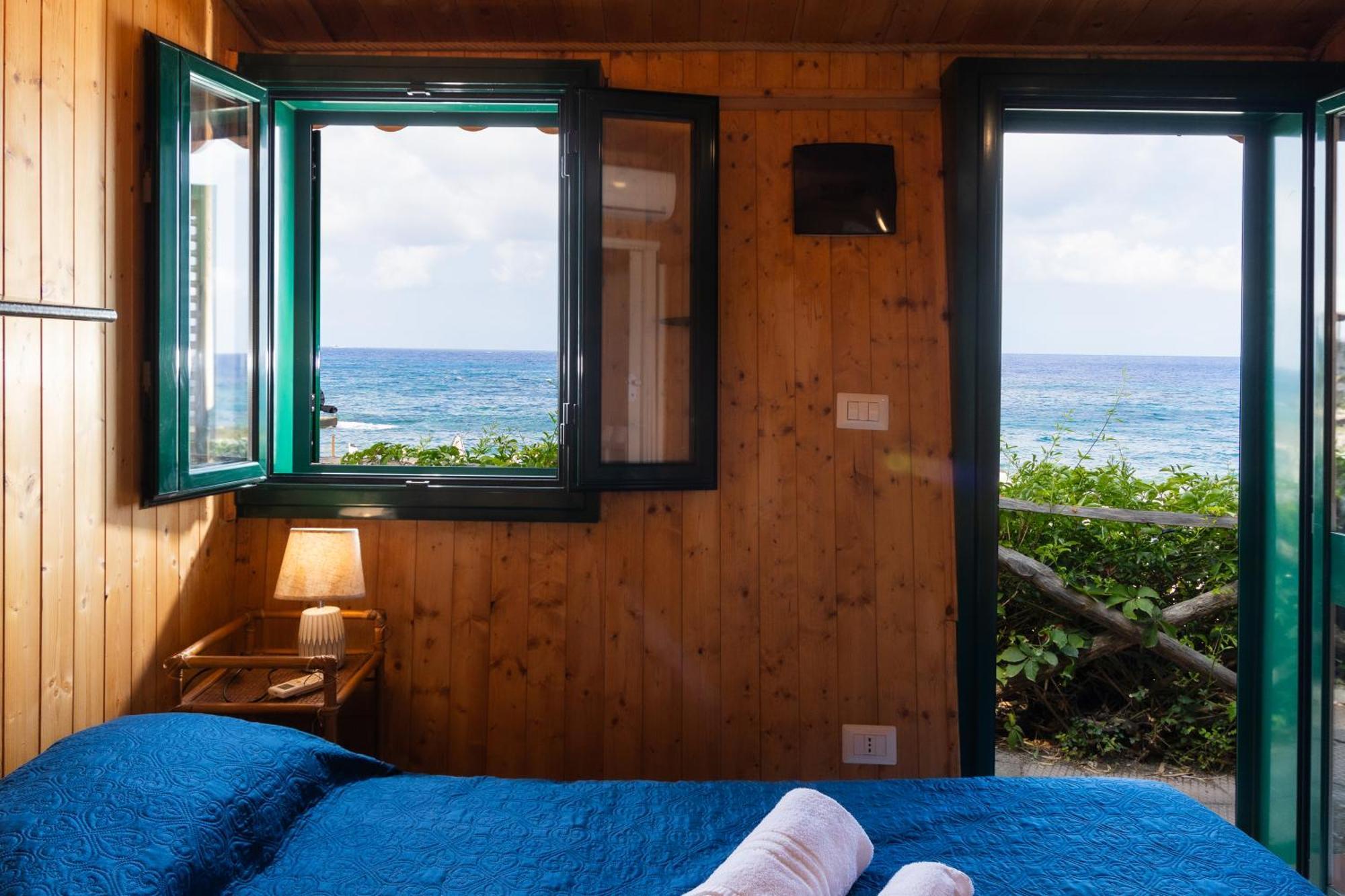 Riva Smeralda Camping Lodge Milazzo Kültér fotó