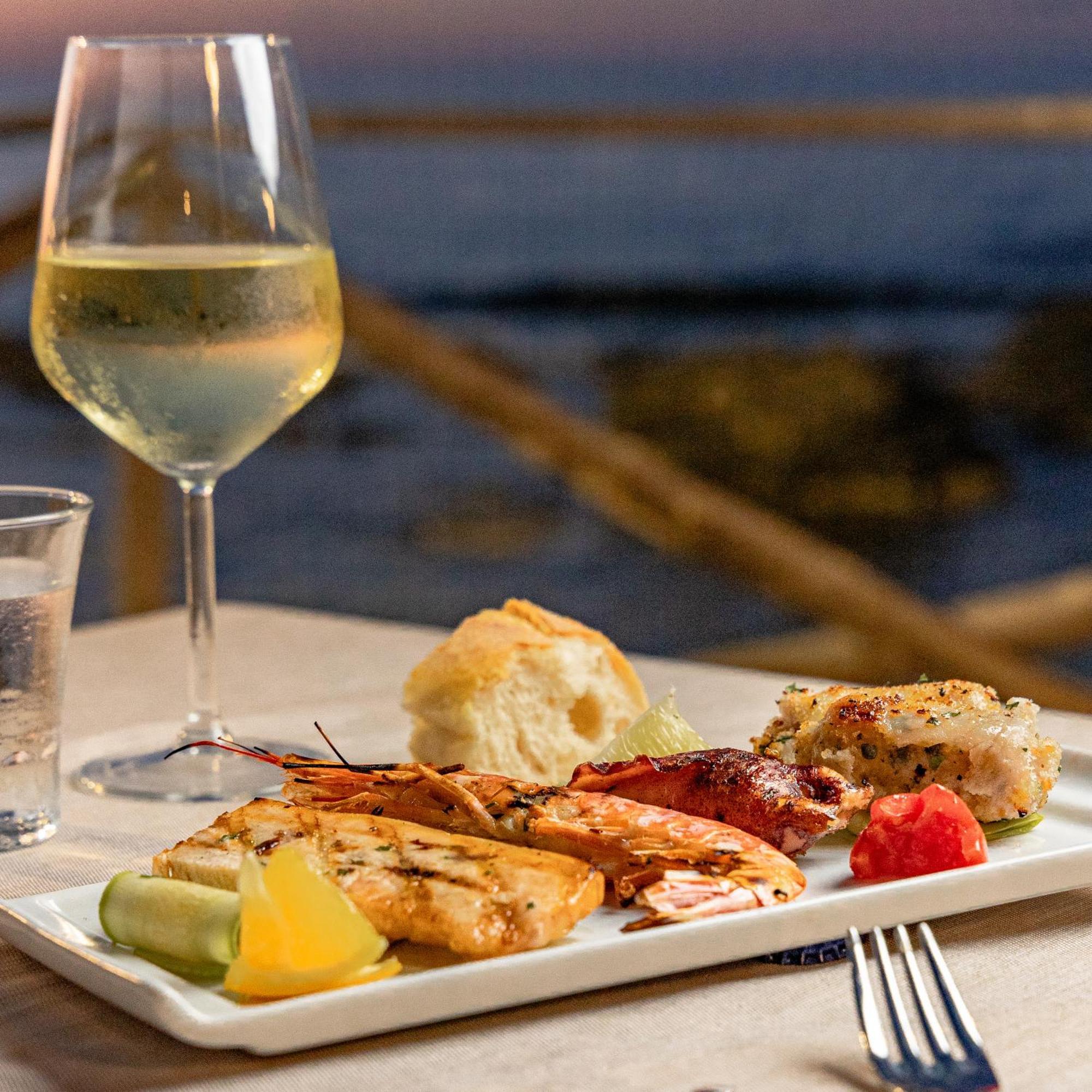 Riva Smeralda Camping Lodge Milazzo Kültér fotó