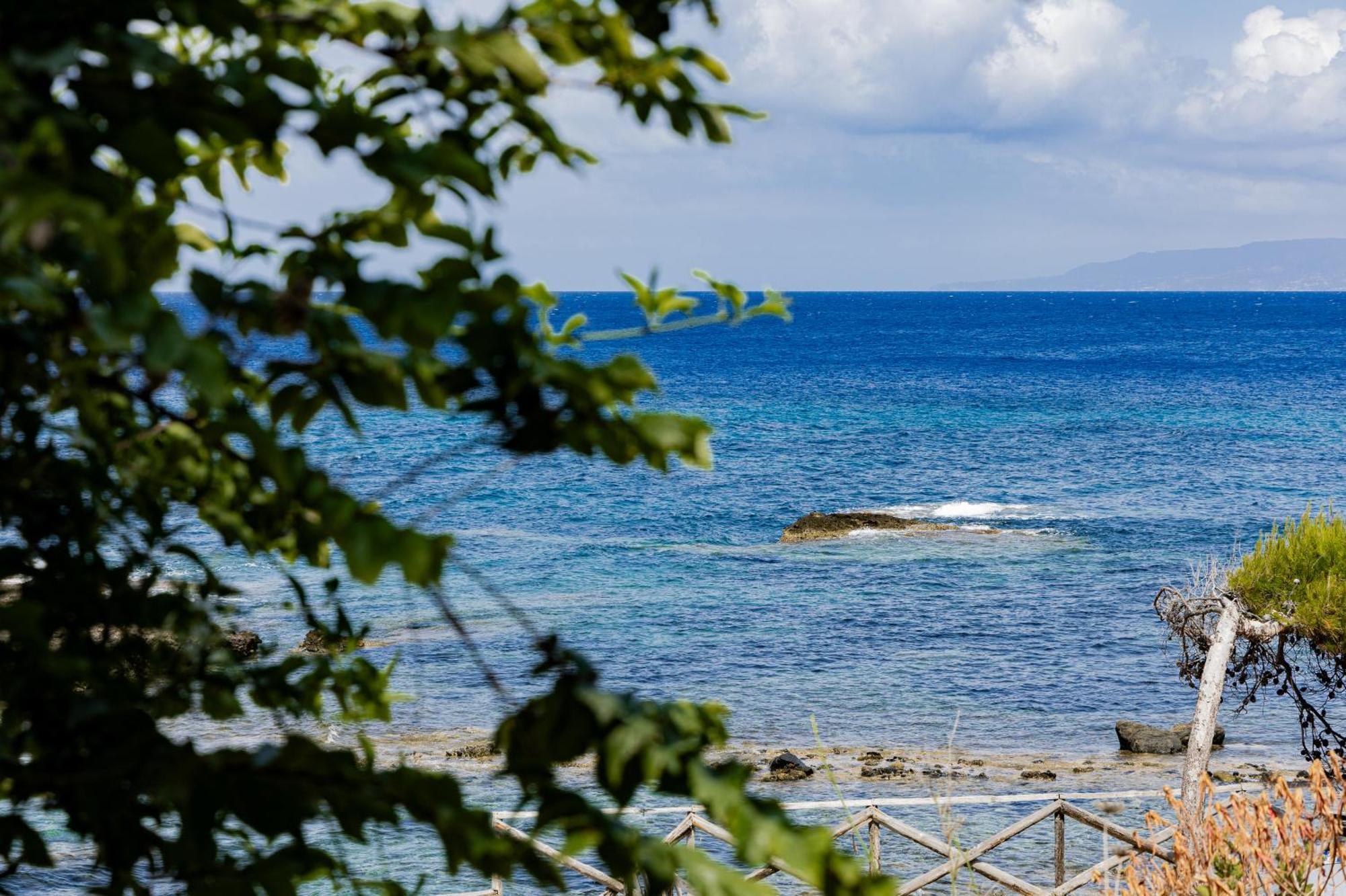 Riva Smeralda Camping Lodge Milazzo Kültér fotó