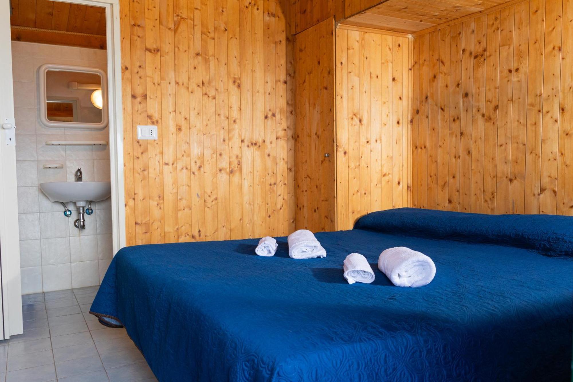 Riva Smeralda Camping Lodge Milazzo Kültér fotó