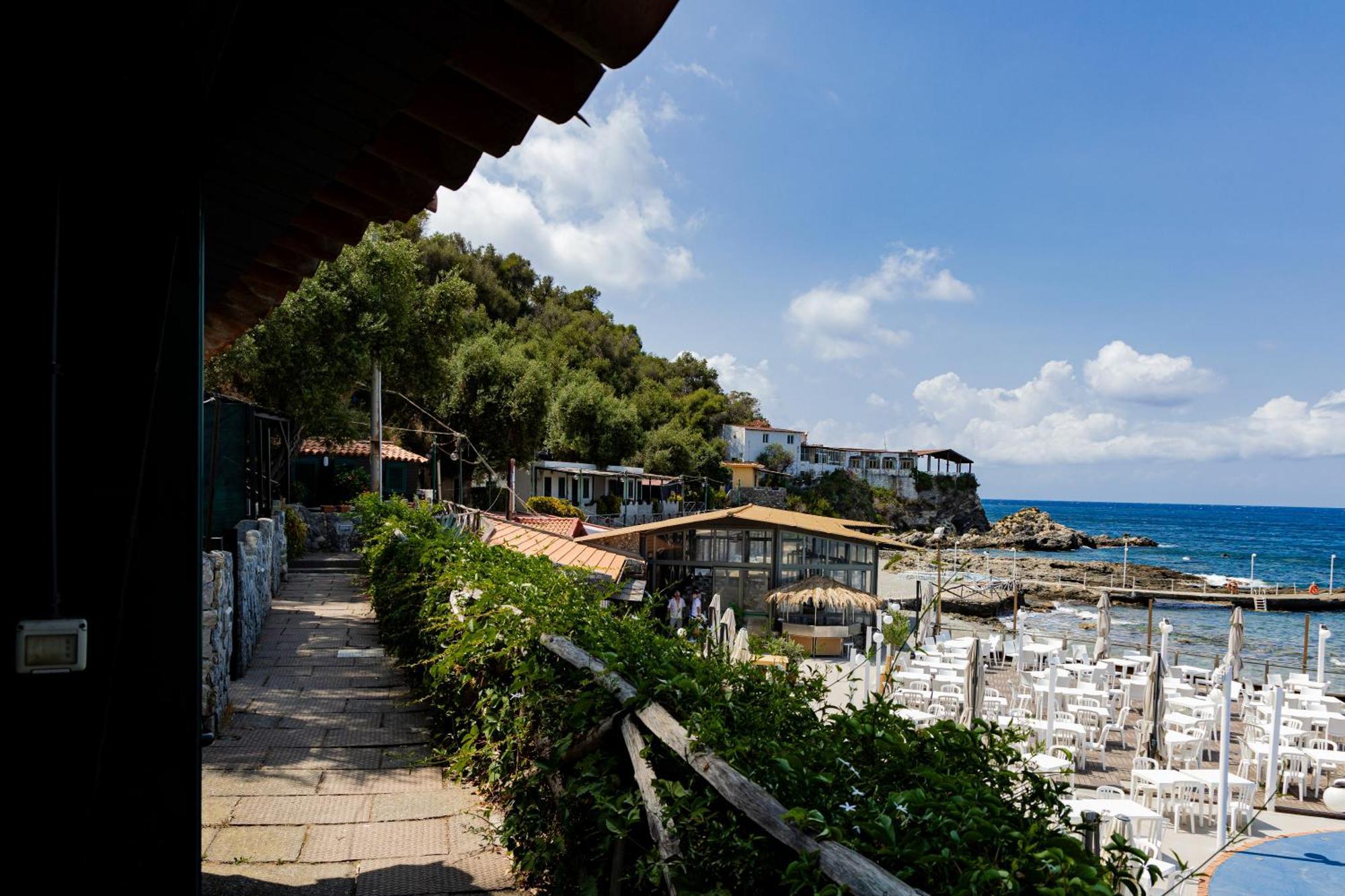 Riva Smeralda Camping Lodge Milazzo Kültér fotó