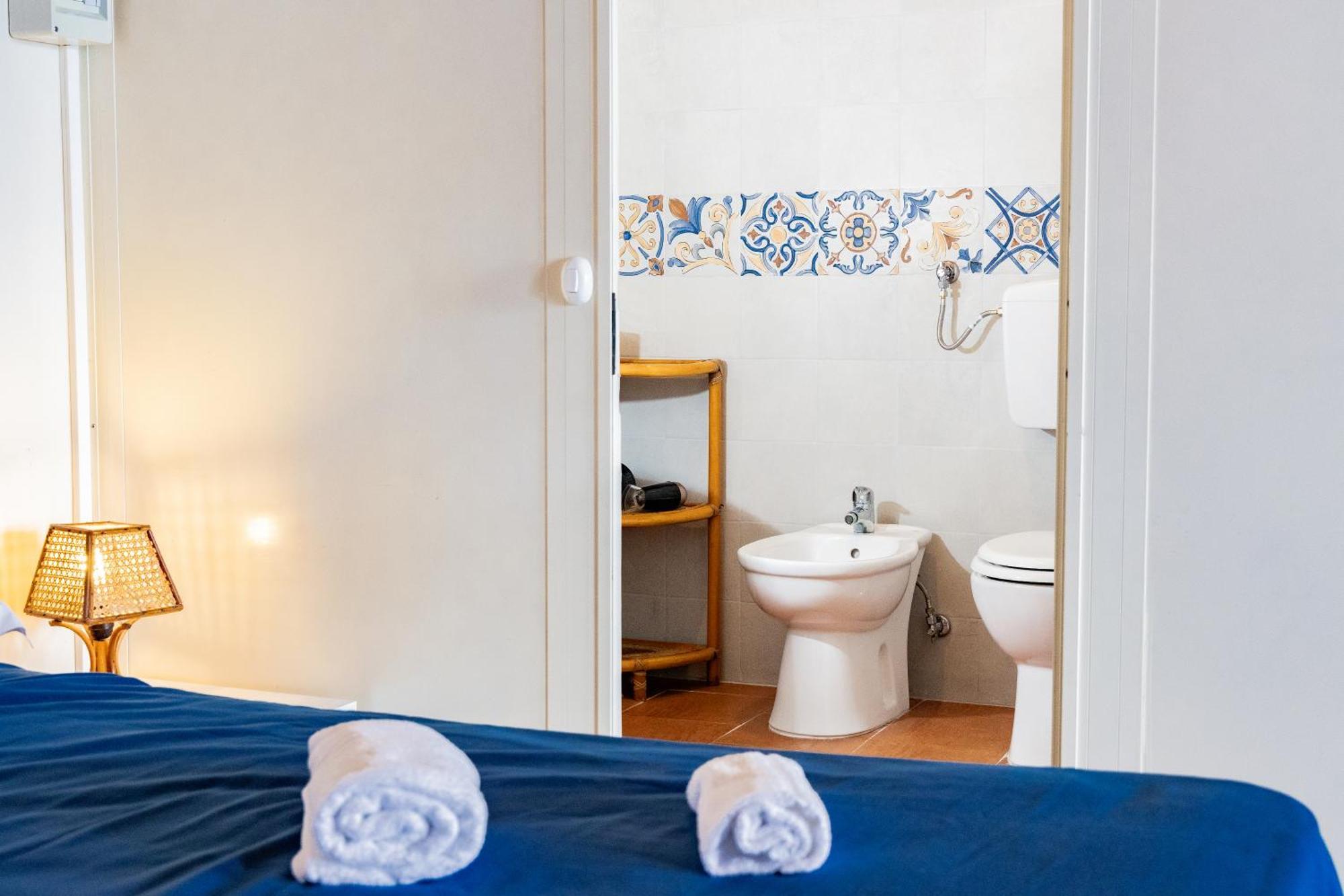 Riva Smeralda Camping Lodge Milazzo Kültér fotó