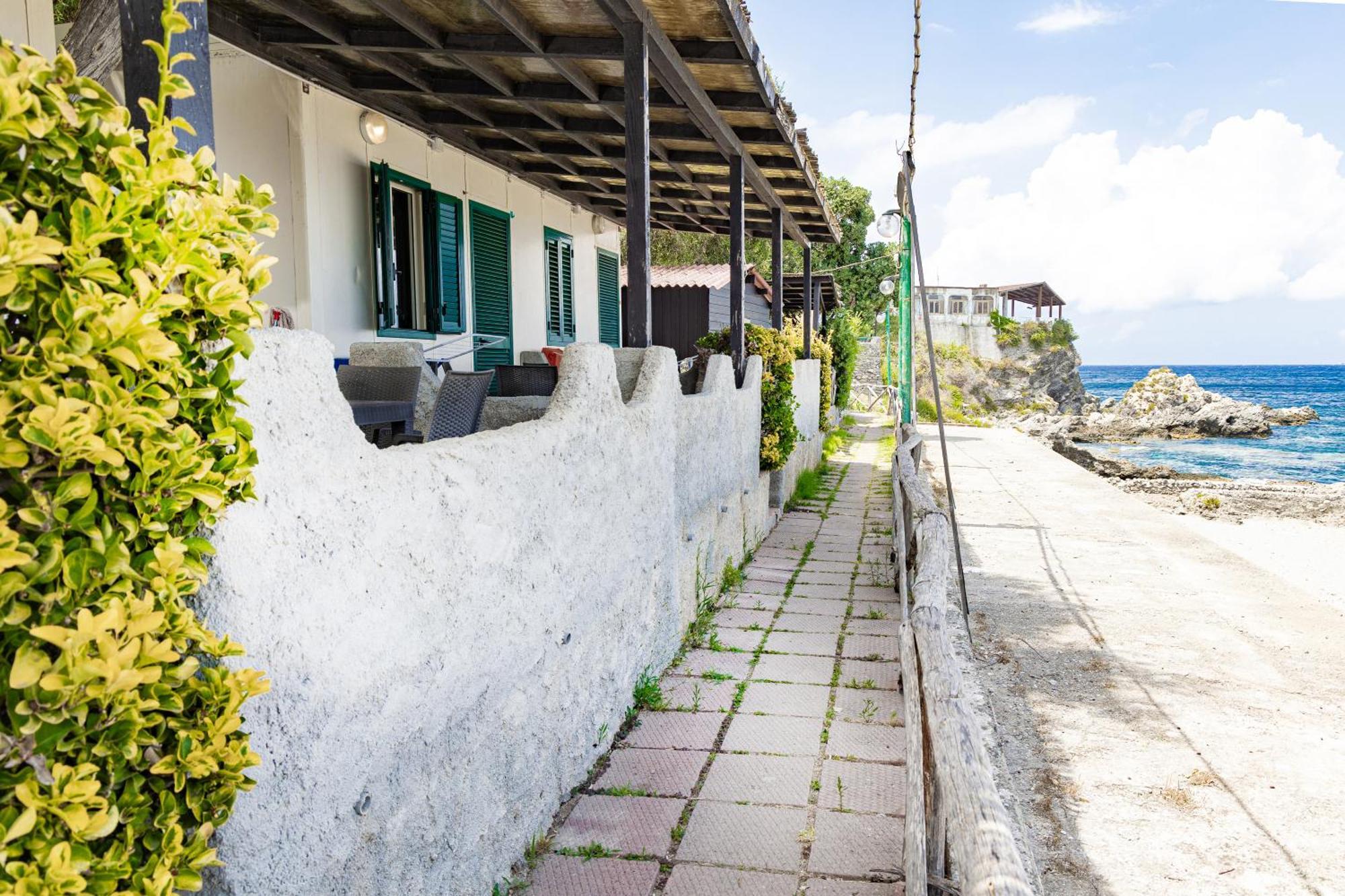 Riva Smeralda Camping Lodge Milazzo Kültér fotó